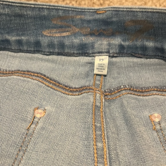 Seven7 jeans distressed and stretchy - Picture 8 of 8